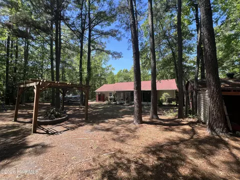 Exterior - 106 Marcil Ln, Hampstead, NC 28443 photo 7 of 8
