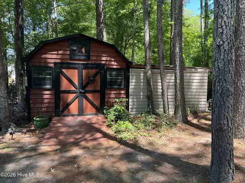 Exterior - 106 Marcil Ln, Hampstead, NC 28443 photo 4 of 8