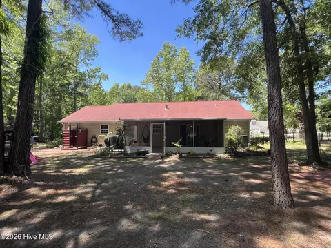 Exterior - 106 Marcil Ln, Hampstead, NC 28443 photo 2 of 8