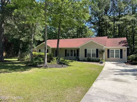 106 Marcil Ln, Hampstead, NC 28443