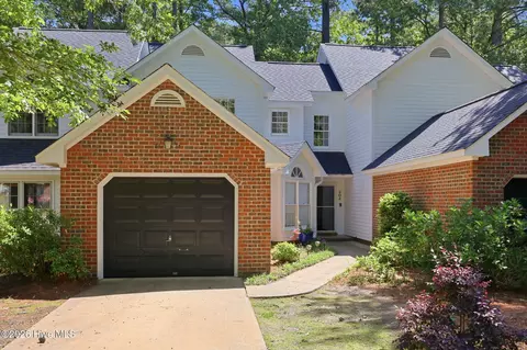 302 Nantucket Ct, Winterville, NC 28590