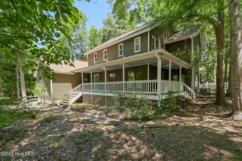 Exterior - 527 N Line Dr, Hampstead, NC 28443 photo 2 of 12