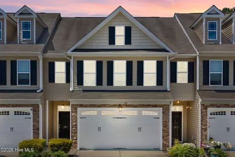 128 Wembley Dr, Clayton, NC 27527