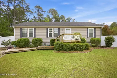 100 Fox Run Dr, Hampstead, NC 28443