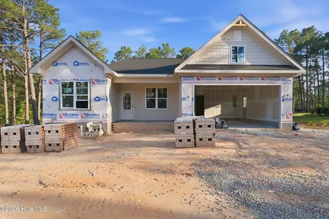 151 Parkwood Ct, West End, NC 27376