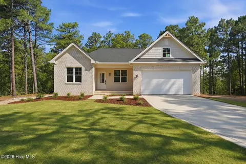151 Parkwood Ct, West End, NC 27376