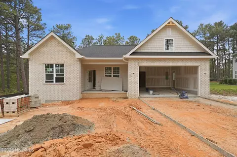 151 Parkwood Ct, West End, NC 27376