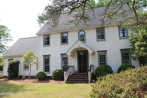 123 Fort Sumter Dr, Greenville, NC 27858