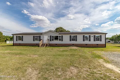 108 Stonecutter Dr, Pikeville, NC 27863
