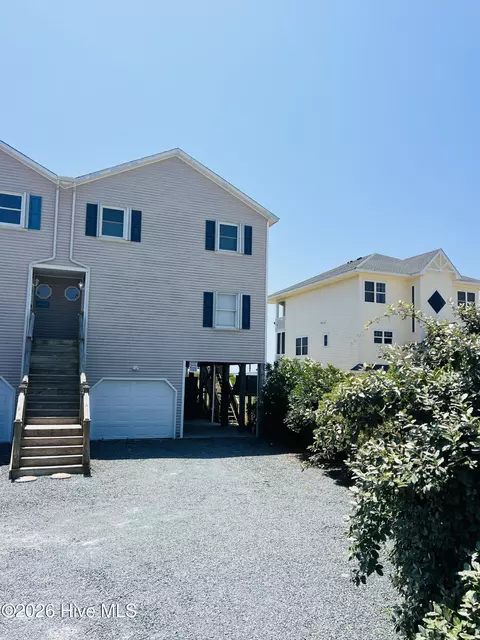 3536 Island Dr, North Topsail Beach, NC 28460