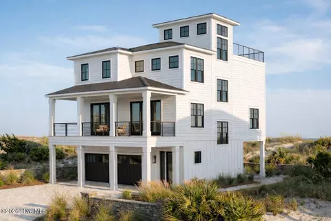 502 Ocean Blvd, Carolina Beach, NC 28428