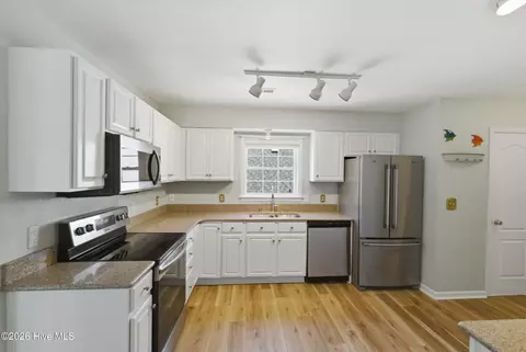 Kitchen - 545 Harbour View Dr, Kill Devil Hills, NC 27948 photo 1 of 2