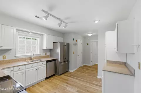 Entry Way - 545 Harbour View Dr, Kill Devil Hills, NC 27948 photo 1 of 1