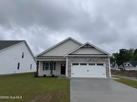 1016 Seven Iron Dr, Ayden, NC 28513