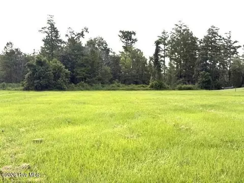 421 Pointe Vista Dr, Elizabeth City, NC 27909