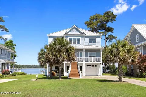 720 Willbrook Cir, Sneads Ferry, NC 28460