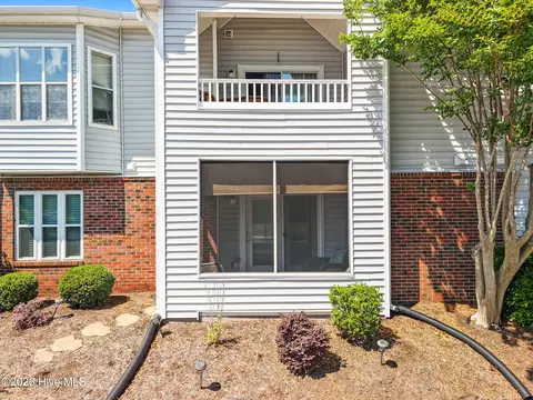 4130 Breezewood Dr #104, Wilmington, NC 28412