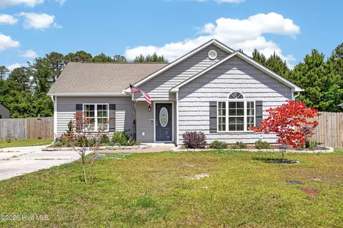 409 N Hines St, Holly Ridge, NC 28445