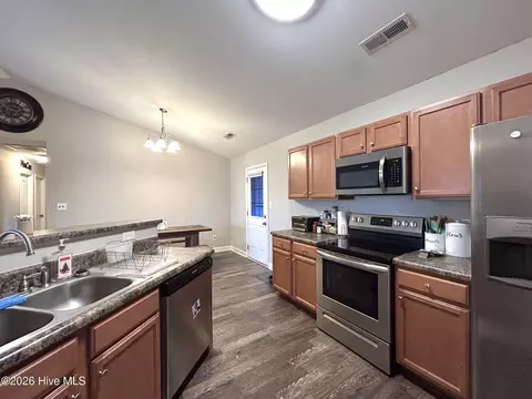 Kitchen - 112 Eagle Ridge Dr, Beulaville, NC 28518 photo 4 of 6