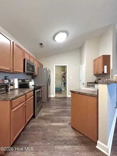 Kitchen - 112 Eagle Ridge Dr, Beulaville, NC 28518 photo 2 of 6