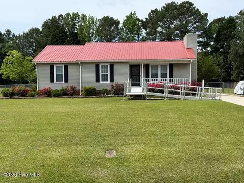 633 Fox Chase Ln, Winterville, NC 28590