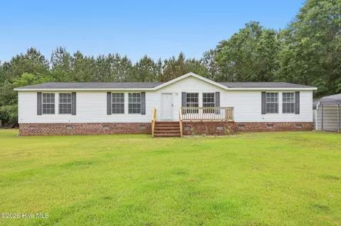 135 Hotel Branch Ln, Richlands, NC 28574