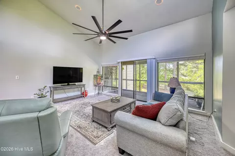 Living - 710 472 Azalea Dr #472, Hampstead, NC 28443 photo 2 of 4