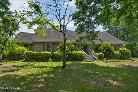 222 Greenwich Ln, Wilmington, NC 28409