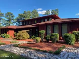 201 Country Club Dr, Elizabeth City, NC 27909