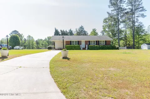 93 Gibson Dairy Rd, Elizabethtown, NC 28337