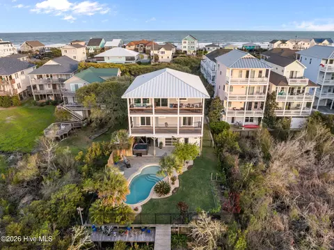 1207 S Topsail Dr, Surf City, NC 28445