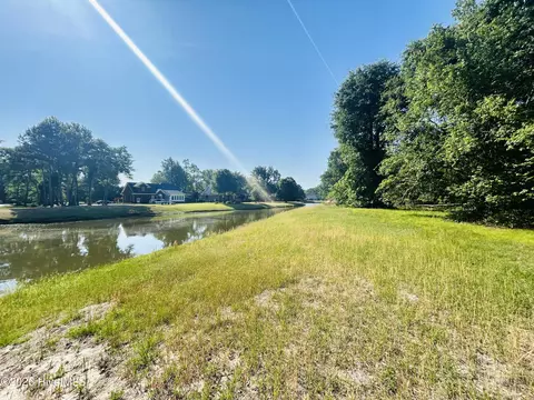 136 Sugar Maple Ct, Wallace, NC 28466 photo 3
