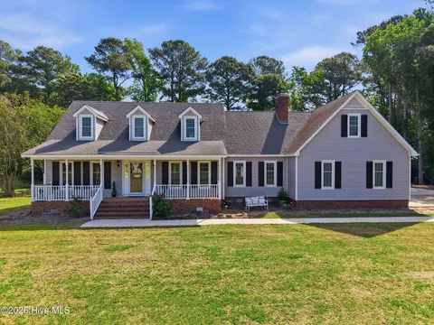 3163 Fox Run Cir, Kinston, NC 28504