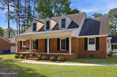 405 Cedarhurst Rd, Greenville, NC 27834