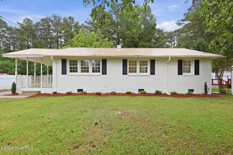 101 Cole Dr, Jacksonville, NC 28540