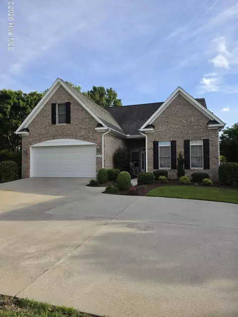 415 Honeysuckle Ct, Greenville, NC 27834