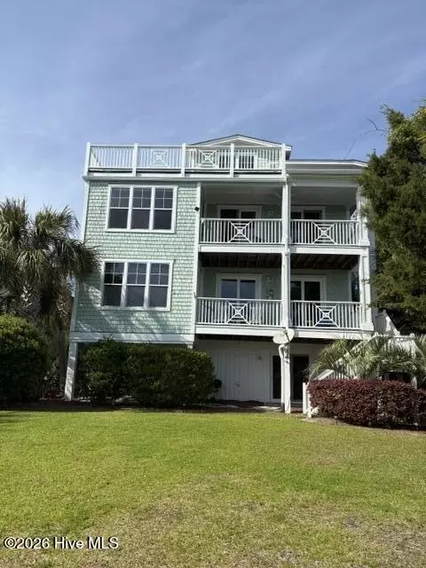 5000 Oquinn Blvd SE # B, Southport, NC 28461