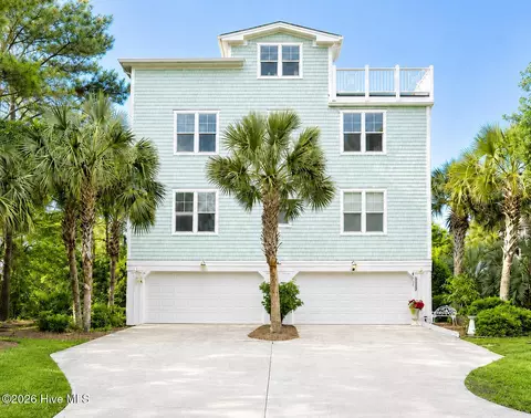 5000 Oquinn Blvd SE # B, Southport, NC 28461