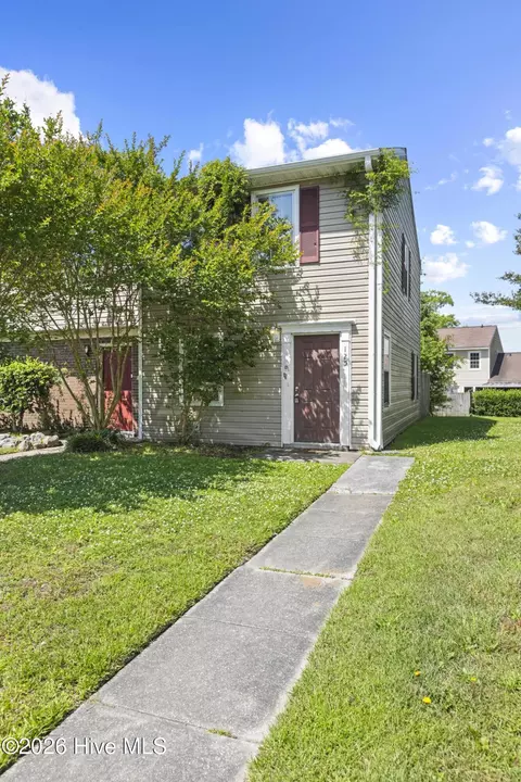 125 Palace Cir, Jacksonville, NC 28546
