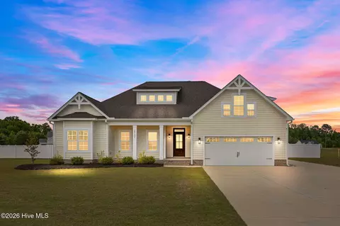 2737 Windflower Ln, Grimesland, NC 27837