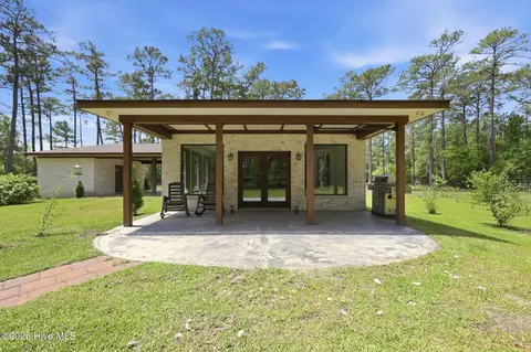 307 Crows Nest Rd, Beaufort, NC 28516