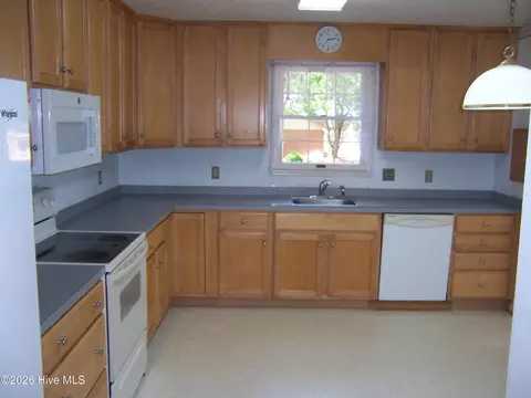 Kitchen - 580 Pinehurst Trace Dr, Pinehurst, NC 28374 photo 1 of 2
