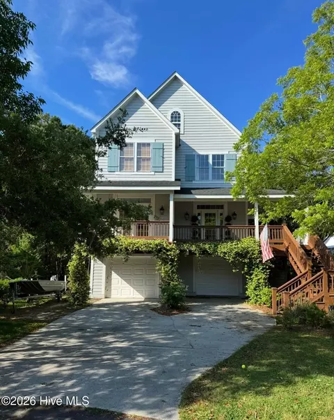 414 W Blackbeard Rd W, Wilmington, NC 28409