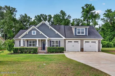110 Barringer Dr, La Grange, NC 28551