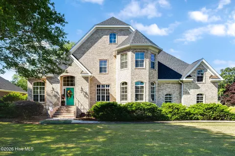 150 Red Fox Run Dr, Wallace, NC 28466