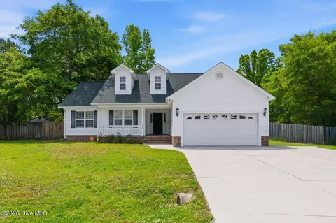 302 Crystal Falls Ct, Jacksonville, NC 28546