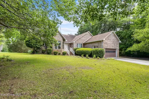 518 Chadwick Shores Dr, Sneads Ferry, NC 28460
