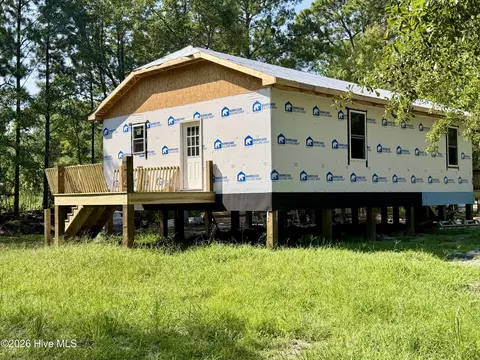Exterior - 93 J E Batson Rd, Hampstead, NC 28443 photo 3 of 4