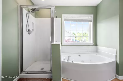Bath - 301 Ashburn Ln, Durham, NC 27703 photo 2 of 4