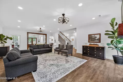 Living - 635 Richlands Loop Rd, Richlands, NC 28574 photo 1 of 2